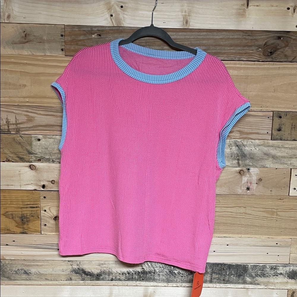Size Large Pink and Blue Lightweight Crinkle Knit Short Sleeve Top
